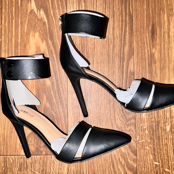 NWT Just Fab Black, Ankle Strap, Pointy Toe Heels. Size 8.5. - Picture 11 of 14